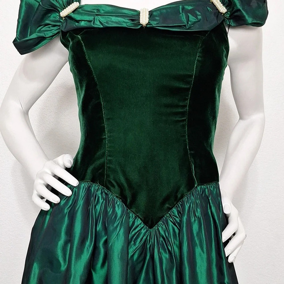 Vintage Union Made Velvet Taffeta Emerald Green Unique Midi Dress Size 4P - Picture 4 of 14